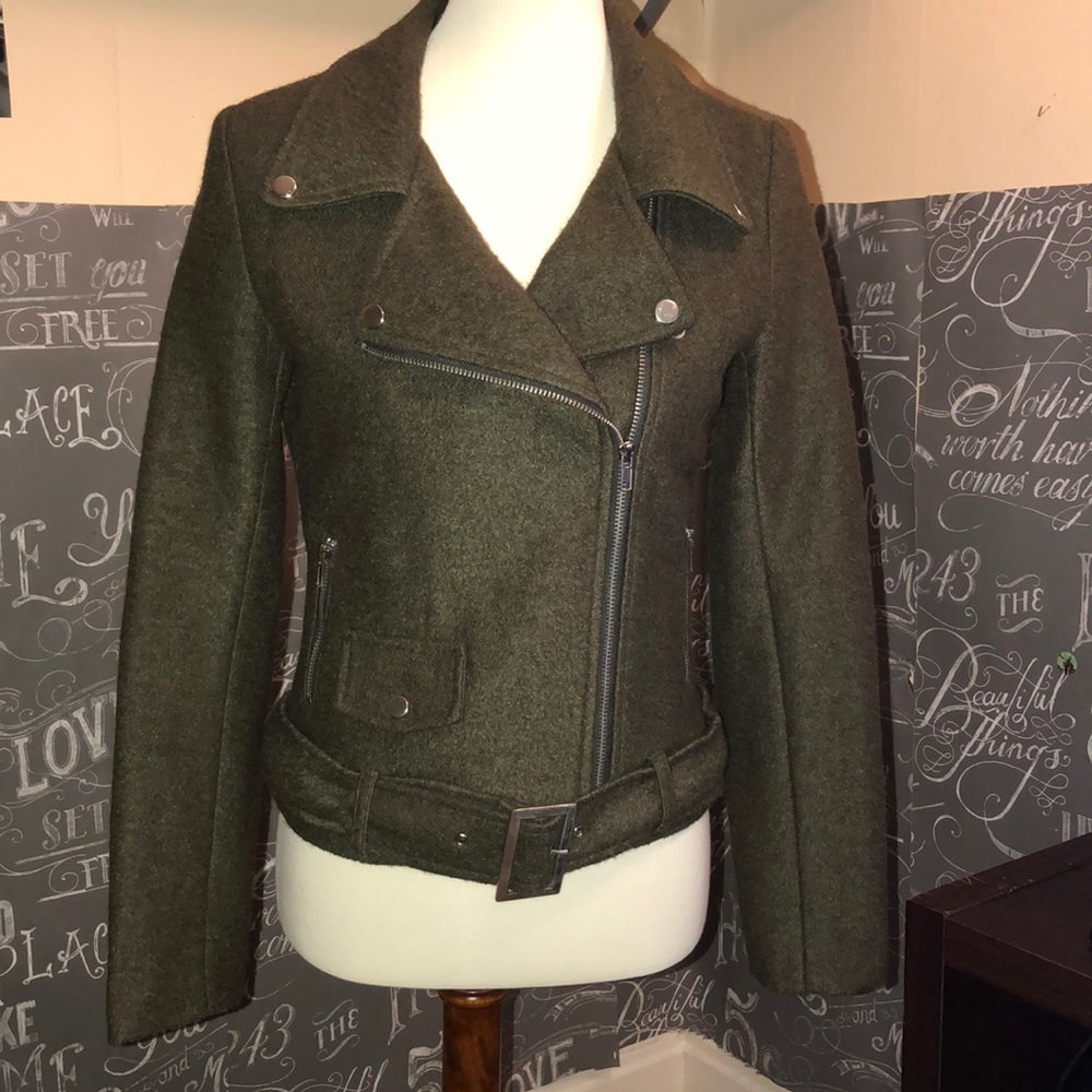 Akira cuute waist jacket 🌳